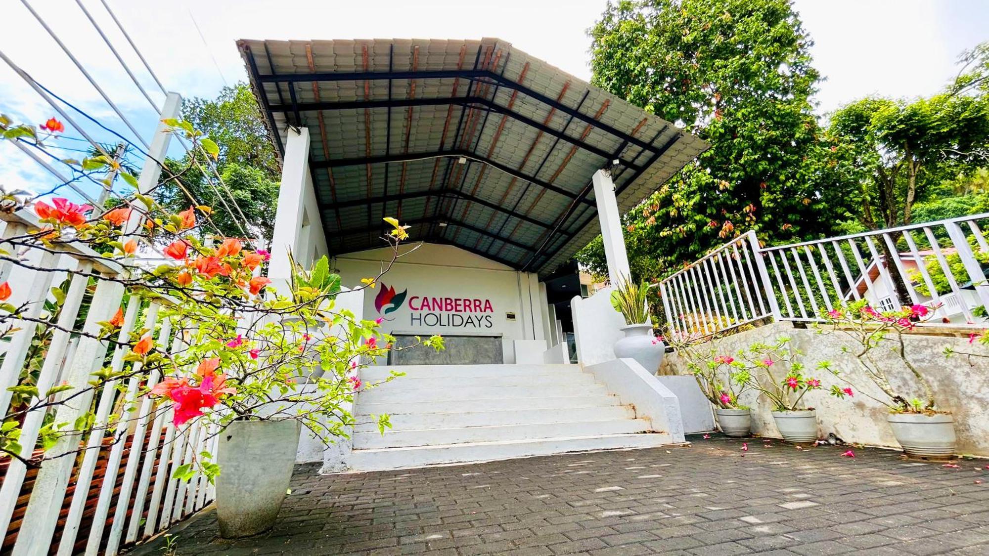 Canberra Holidays - Mirissa Bagian luar foto